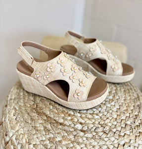 Carley Raffia Flower Corkys