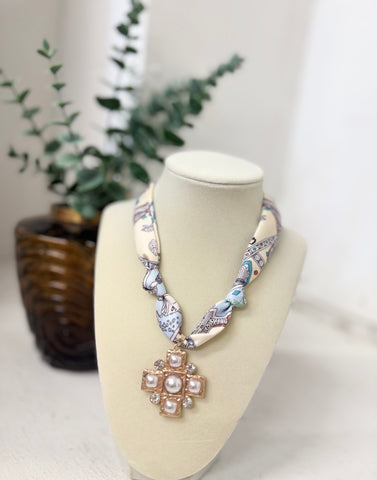 Setting The Trend Scarf Necklace