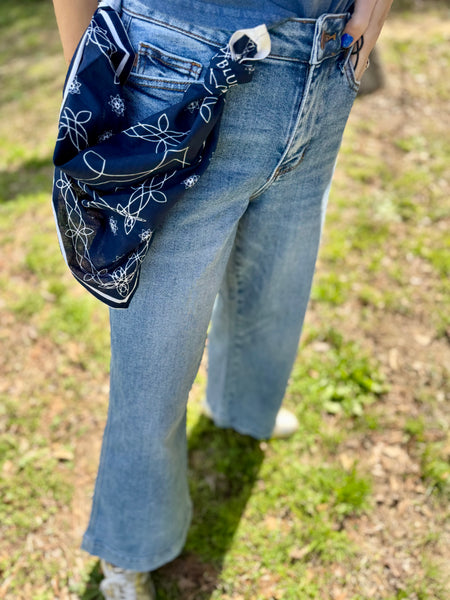 Judy Blue Mid Rise With Bandana Loop Jeans