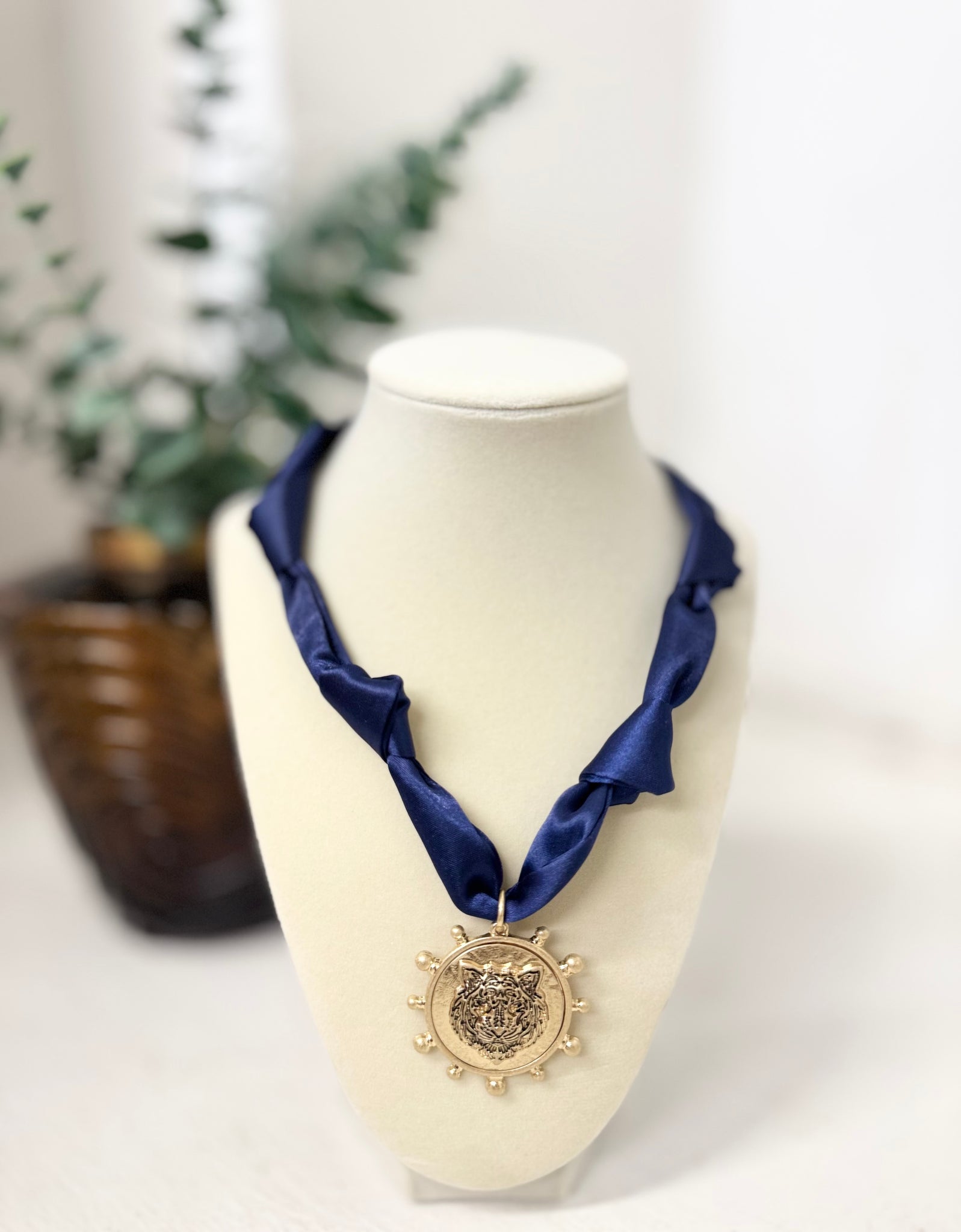 Eye Of The Tiger Scarf Necklace