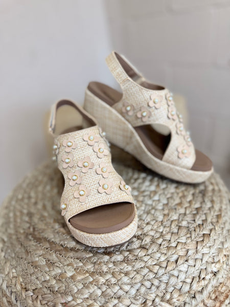 Carley Raffia Flower Corkys