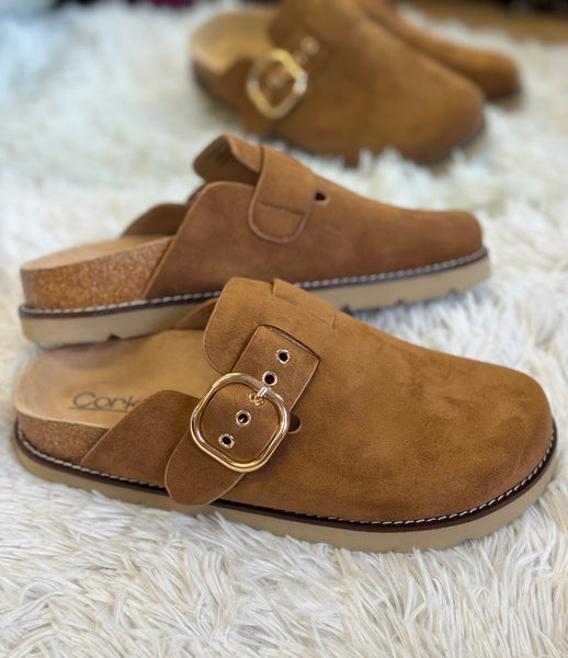 Corkys Distracted Clogs