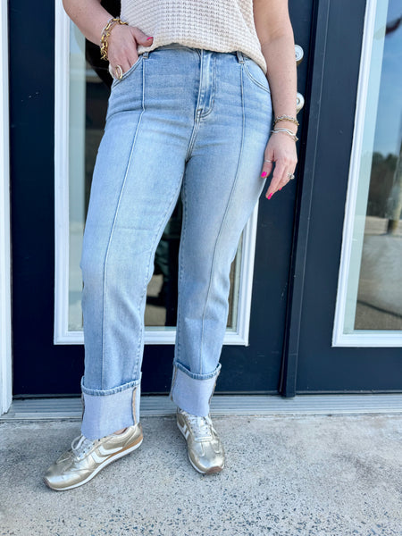 Risen Straight Cuff Jeans