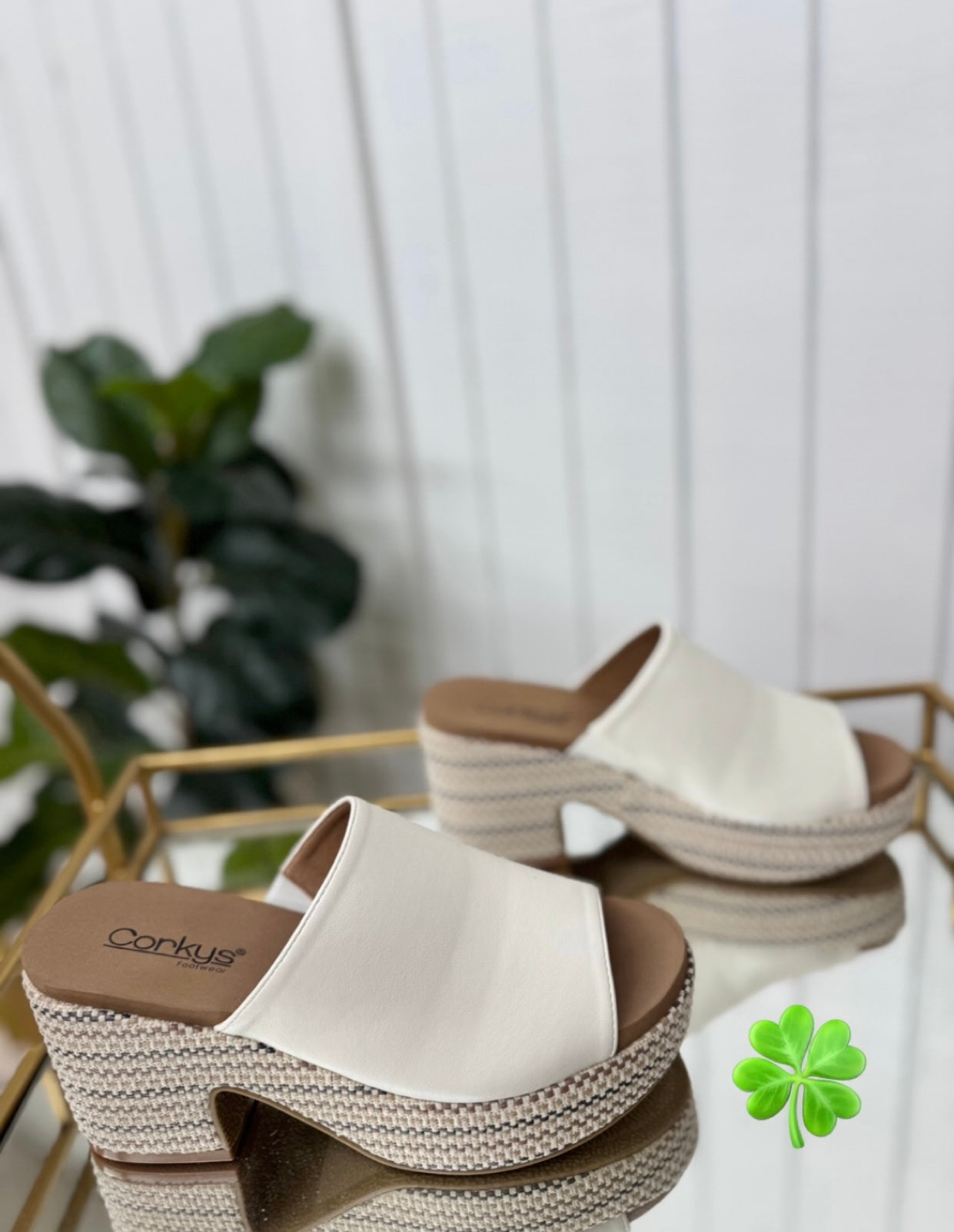 Totally Buggin’ Ivory Corkys