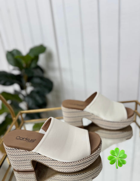 Totally Buggin’ Ivory Corkys