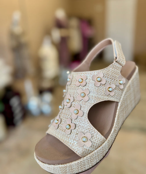 Carley Raffia Flower Corkys
