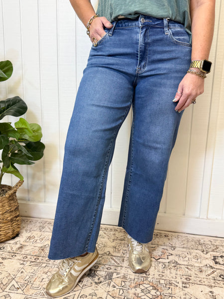 Vervet Cut Off Raw Hem Jeans